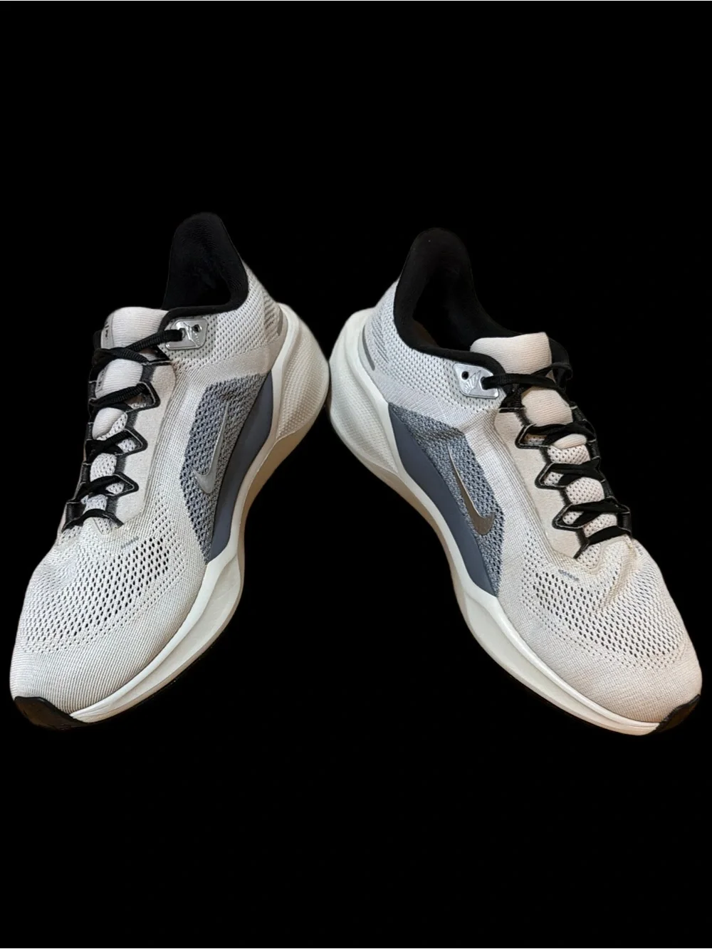 Nike Air Pegasus 42 Men’s White, Gray & Black Runners size 11 GUC